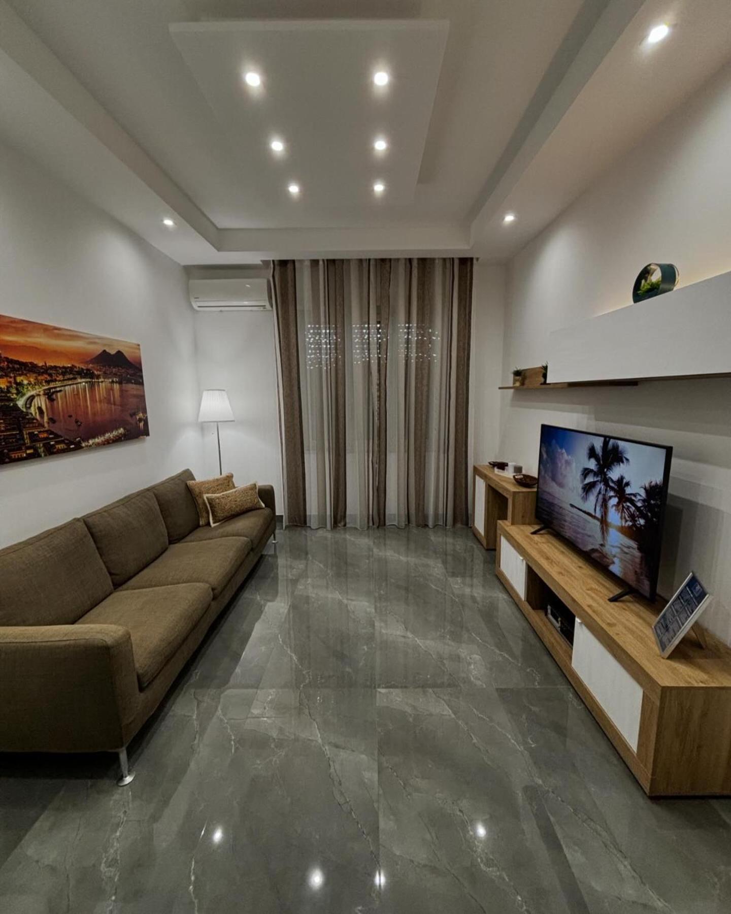 Louis Helen Apartment Napoli Esterno foto
