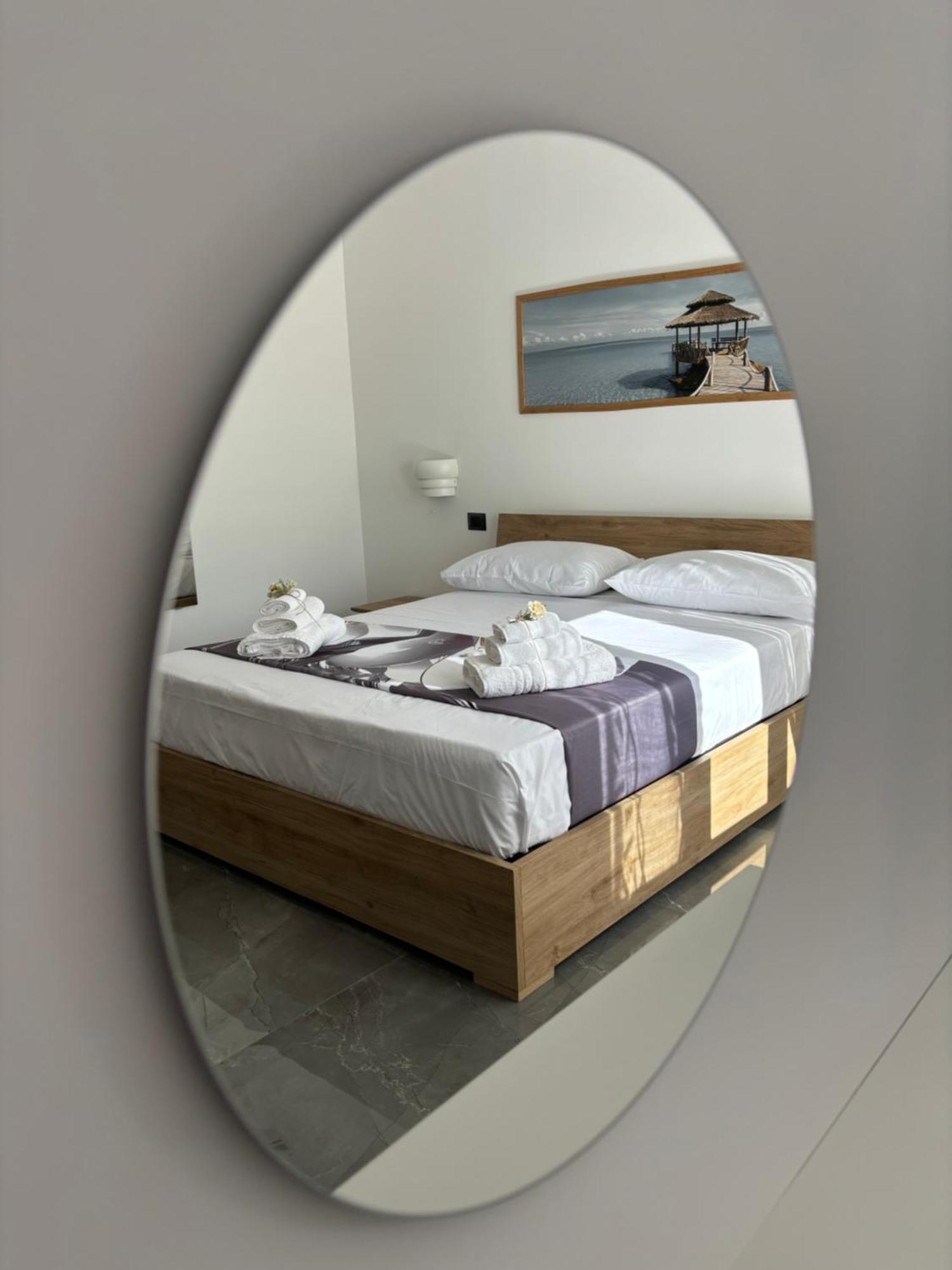 Louis Helen Apartment Napoli Esterno foto