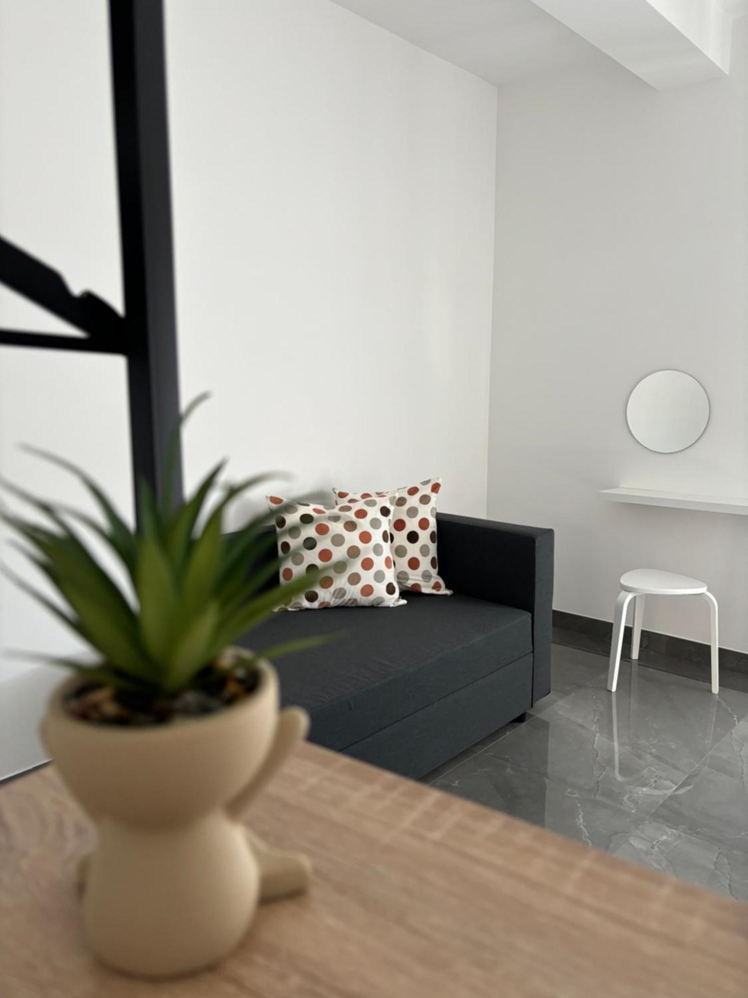 Louis Helen Apartment Napoli Esterno foto