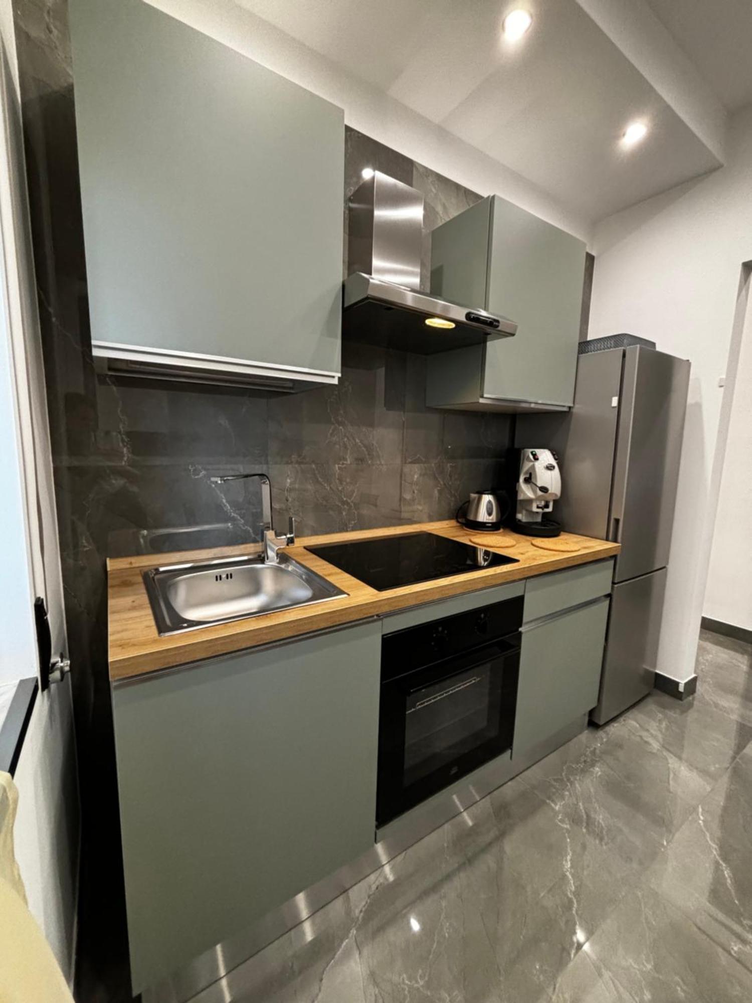 Louis Helen Apartment Napoli Esterno foto