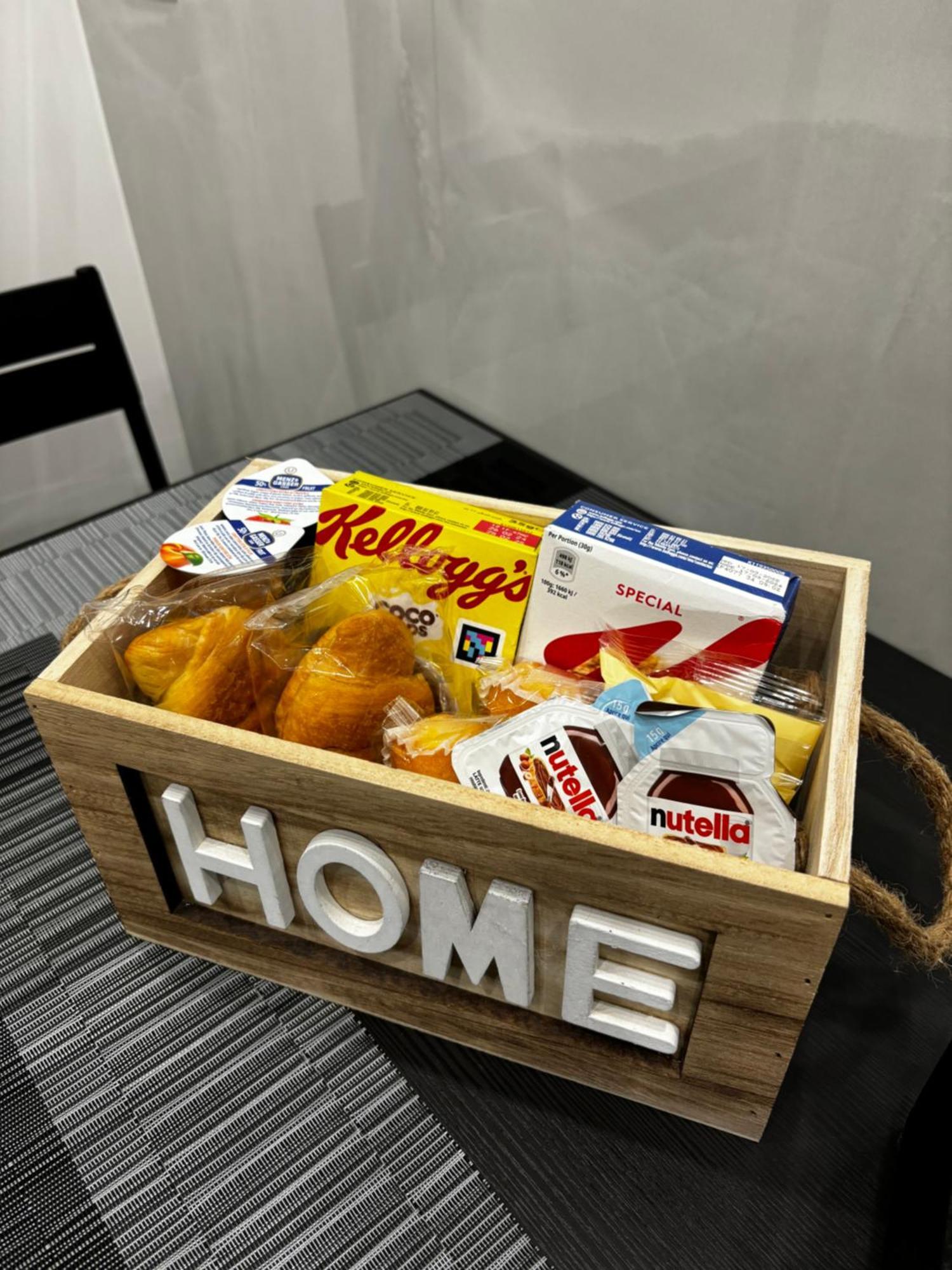 Louis Helen Apartment Napoli Esterno foto