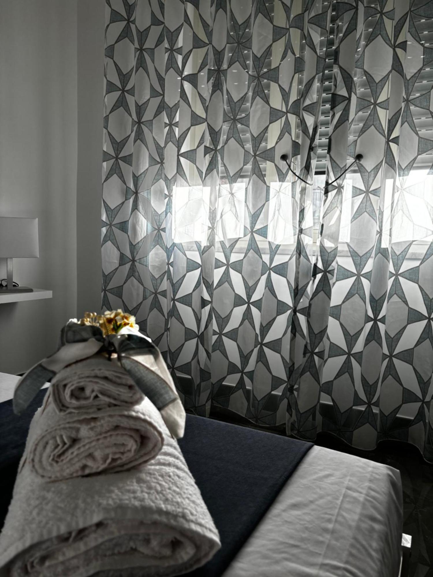 Louis Helen Apartment Napoli Esterno foto