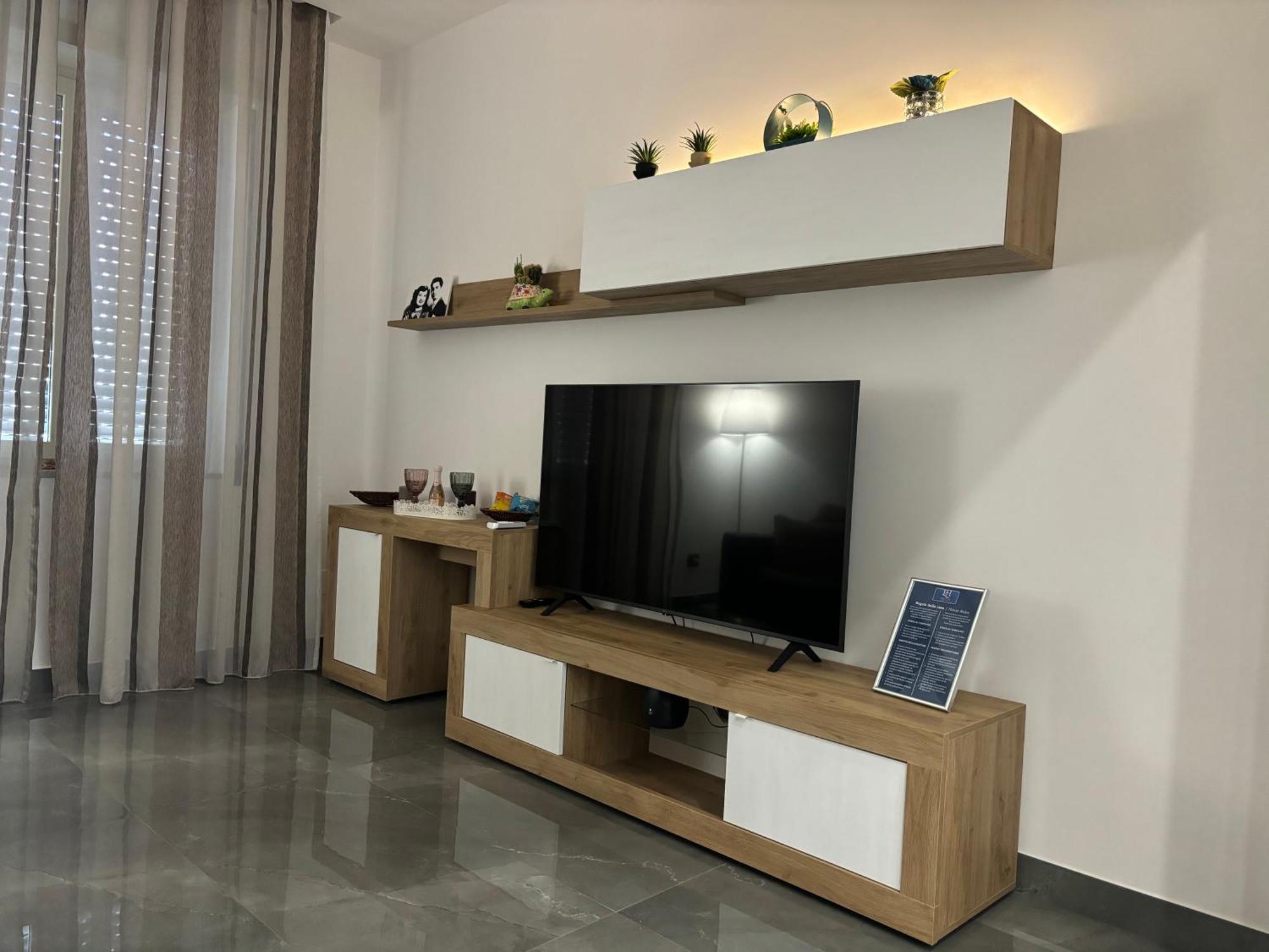 Louis Helen Apartment Napoli Esterno foto